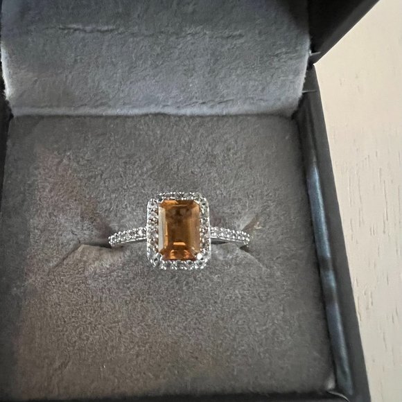 NWOT Emerald-Cut Lab-Created Citrine and White Sapphire Ring Size 7 - Picture 2 of 9